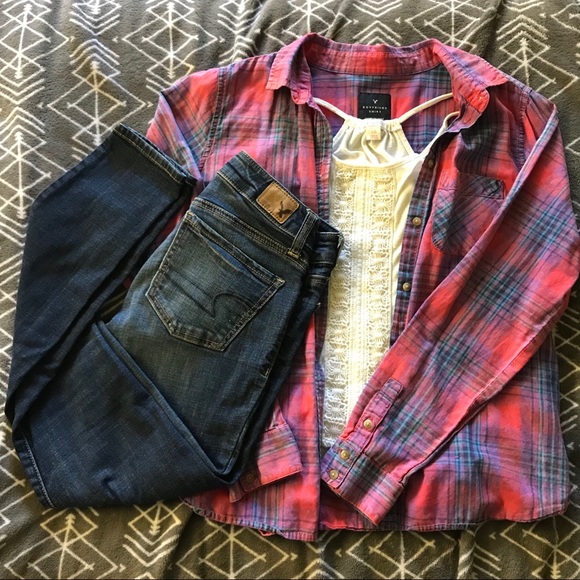 American Eagle Outfitters Tops - American Eagle women’s boyfriend plaid button down